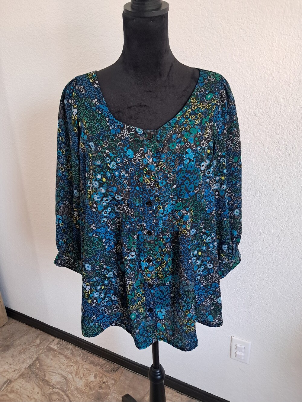White Stag Peasant Blouse XL Button Up Green Blue Floral 3/4 Sleeve Office